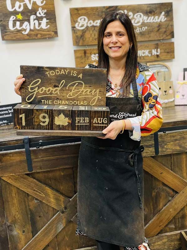 deepika-chandola-board-brush-owner deepika chandola board and brush